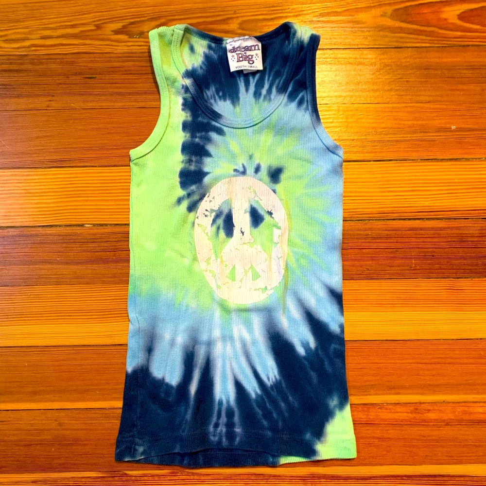 Dream Big tie dyed peace tank top